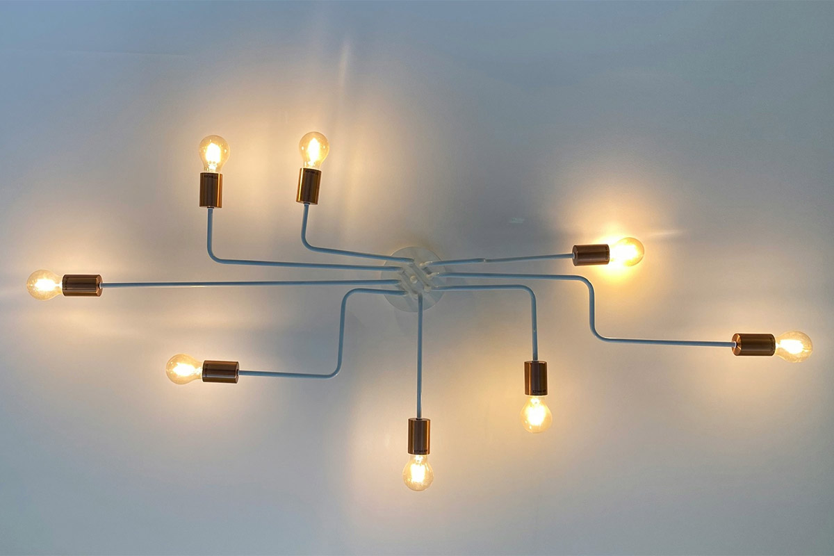 Light Fixture With Multiple Lightbulbs
